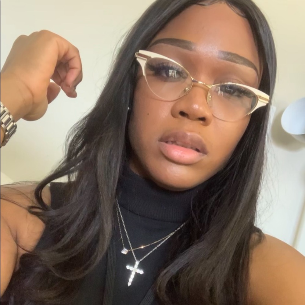 Meet your Posher, Amber